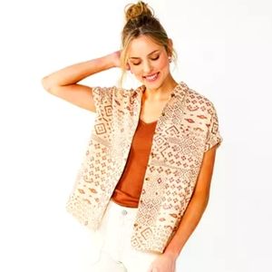 Women's short sleeve button up blouse w/pocket